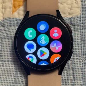 Samsung Galaxy Watch 4 Black with chargers and extra bands
